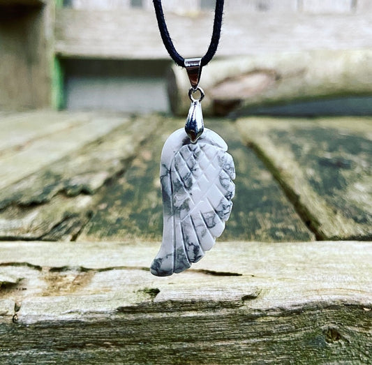 Angel Wing Hanger Howliet "Van jezelf houden"
