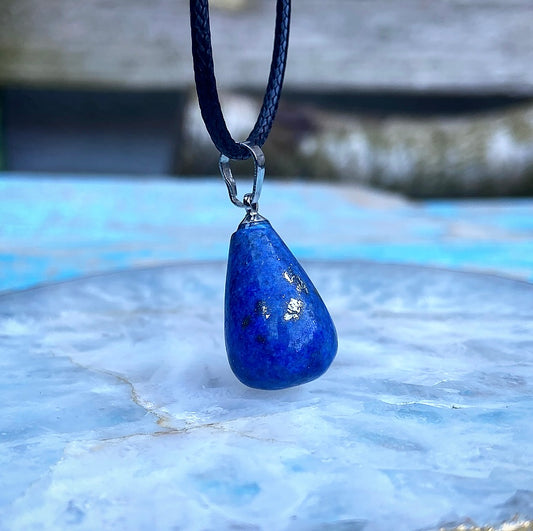 Lapis Lazuli Hangertje "Moed"