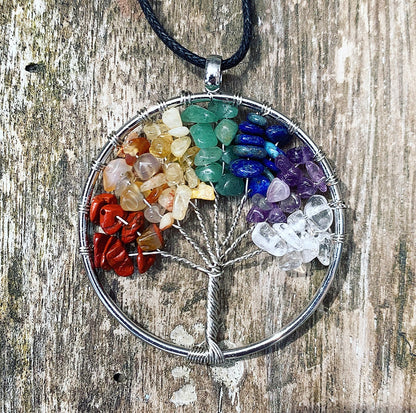 Chakra-Lebensbaum-Anhänger „Chakra Bliss“