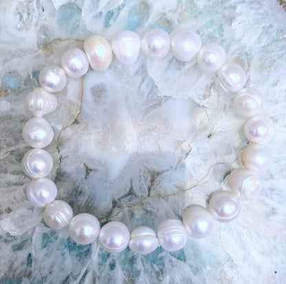Armband witte potato parels "Moeiteloze Kracht"