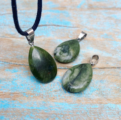 Groene Jade hanger "Geluk & Gezondheid"