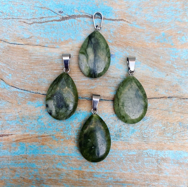 Groene Jade hanger "Geluk & Gezondheid"