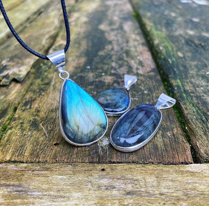 Labradorite pendant "Stimulus filter"