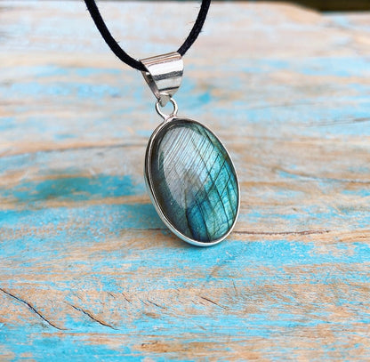 Labradorite pendant "Stimulus filter"