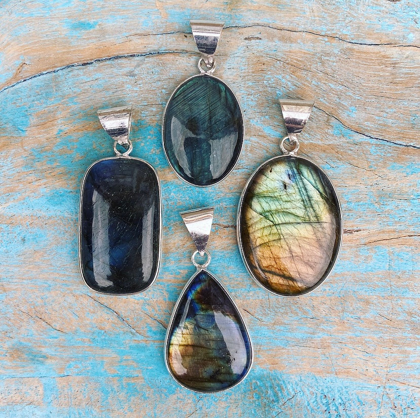 Labradorite pendant "Stimulus filter"