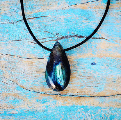 Labradorite Pendant "ENERGETIC PROTECTION"
