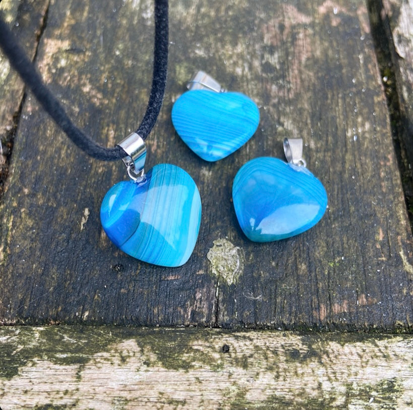 Blauwe agaat hart hanger "Zelfverzekerdheid & Eigenwaarde"