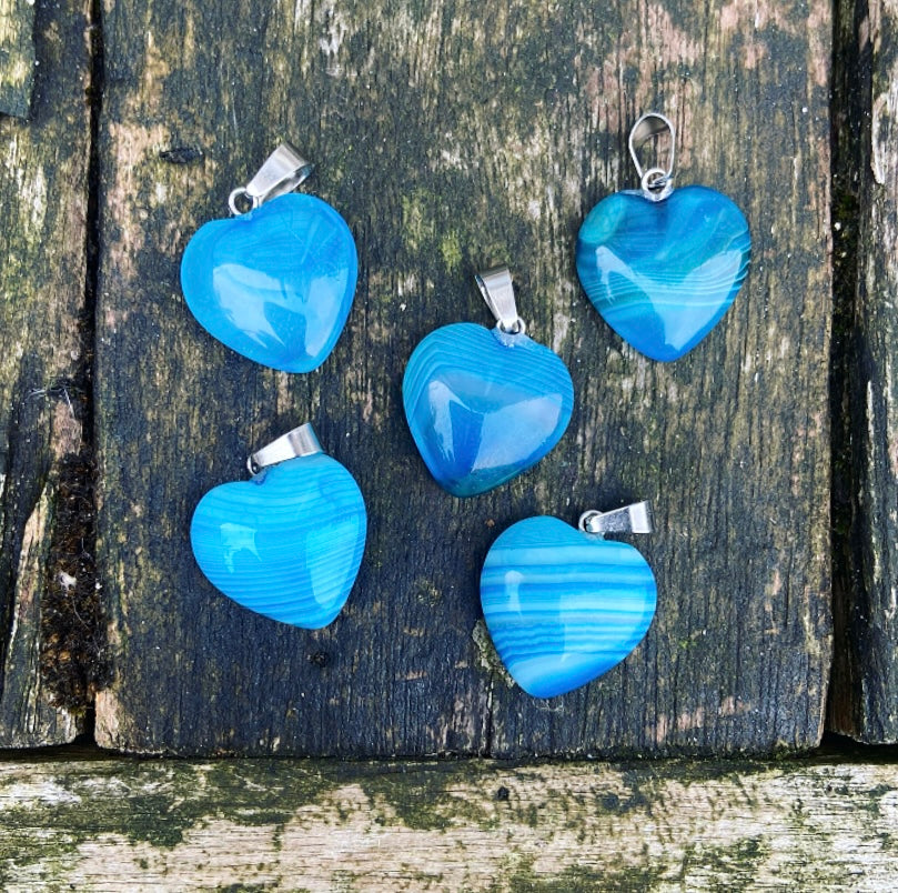 Blauwe agaat hart hanger "Zelfverzekerdheid & Eigenwaarde"