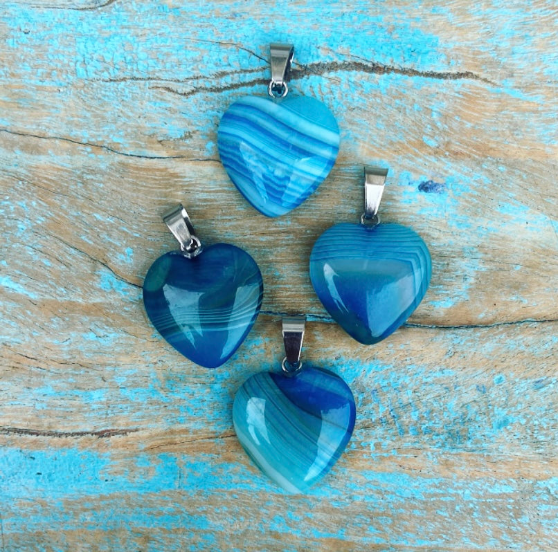 Blauwe agaat hart hanger "Zelfverzekerdheid & Eigenwaarde"