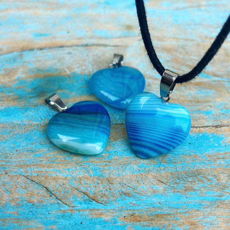 Blauwe agaat hart hanger "Zelfverzekerdheid & Eigenwaarde"