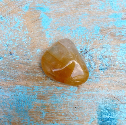 Limoniet Kwarts knuffelsteen "Golden Healer"