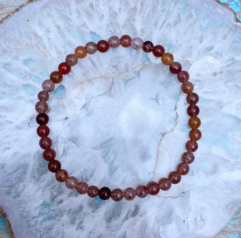 Aardbeienkwarts armband "hartstocht en levenslust"