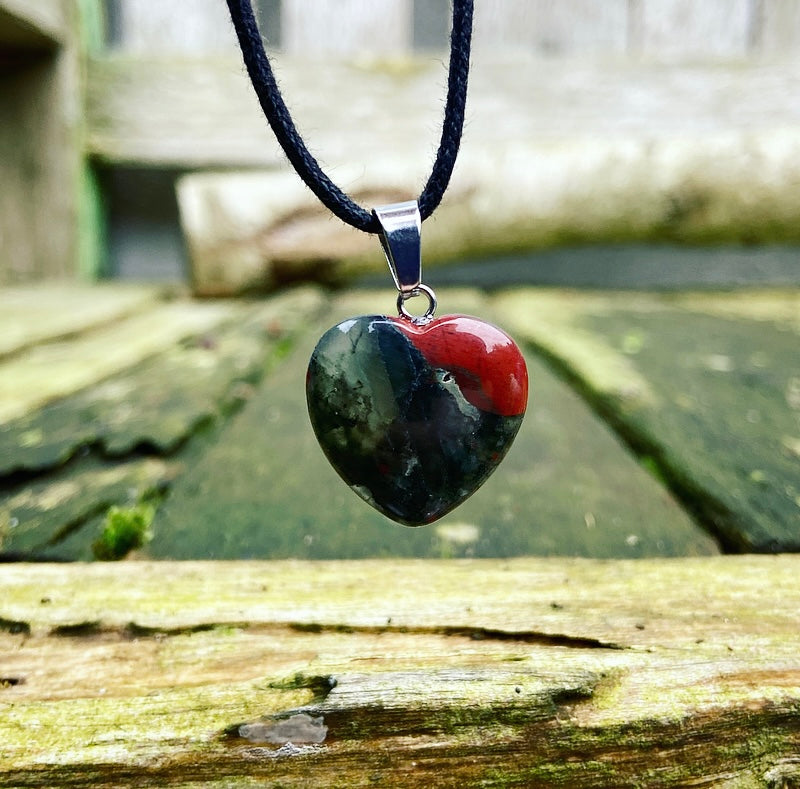 Heliotrope heart pendant "Courage &amp; Vitality"
