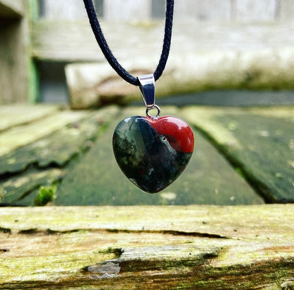 Heliotrope heart pendant "Courage &amp; Vitality"