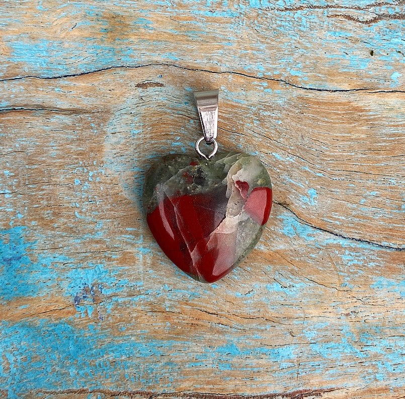 Heliotrope heart pendant "Courage &amp; Vitality"