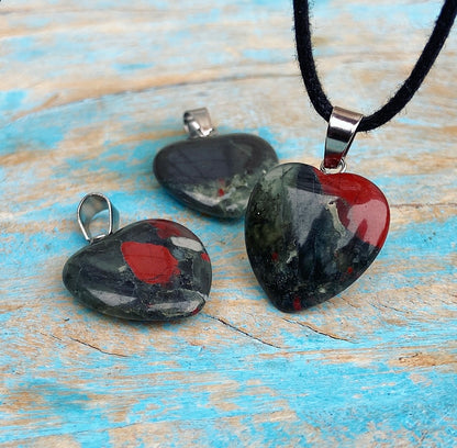 Heliotrope heart pendant "Courage &amp; Vitality"