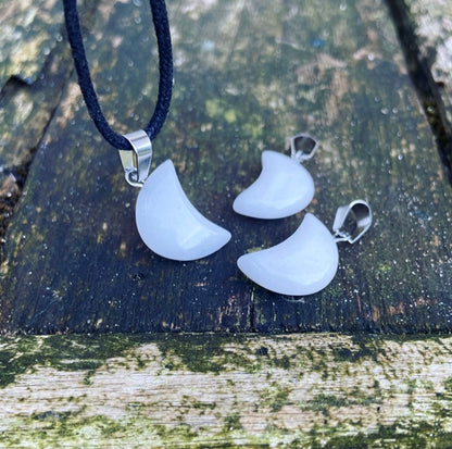 Moon Mood hangertje Witte Jade "Ik ben er weer"