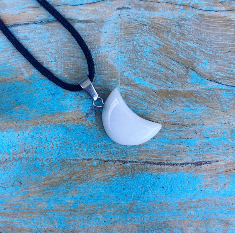 Moon Mood hangertje Witte Jade "Ik ben er weer"