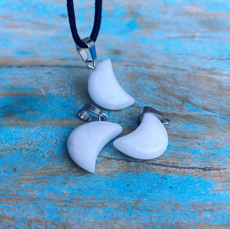 Moon Mood hangertje Witte Jade "Ik ben er weer"