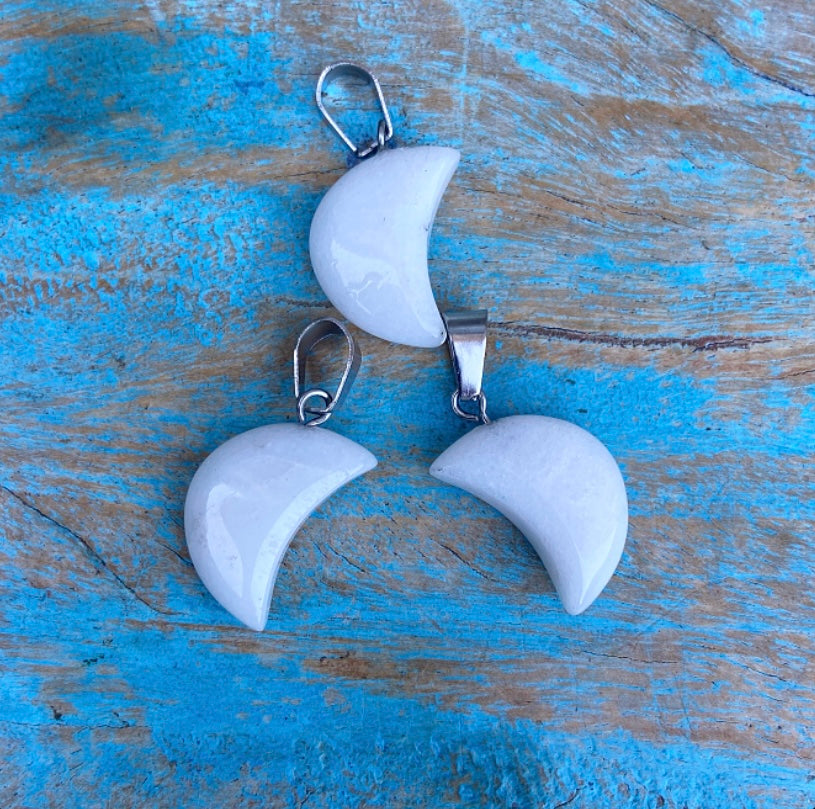 Moon Mood hangertje Witte Jade "Ik ben er weer"