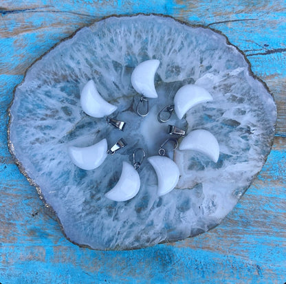 Moon Mood hangertje Witte Jade "Ik ben er weer"