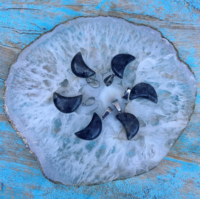 Moon Mood hangertje Larvikiet "Ik volg mijn eigen pad"