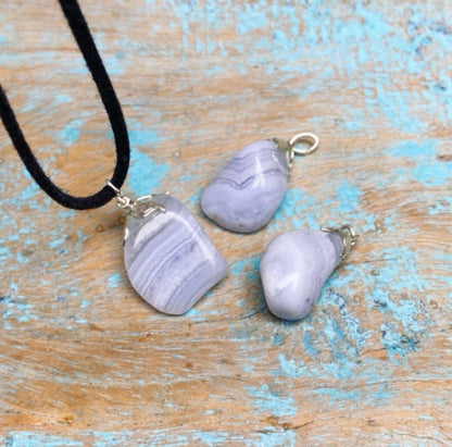 Chalcedoon hanger "De Elfensteen"
