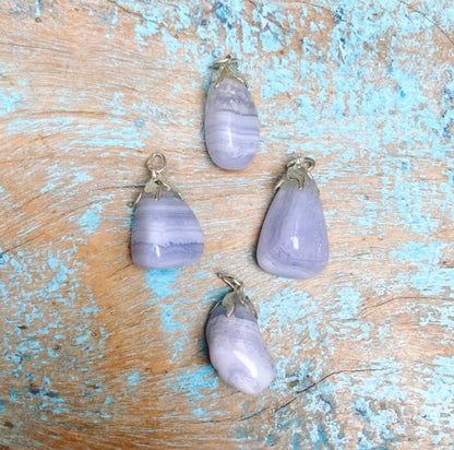 Chalcedoon hanger "De Elfensteen"