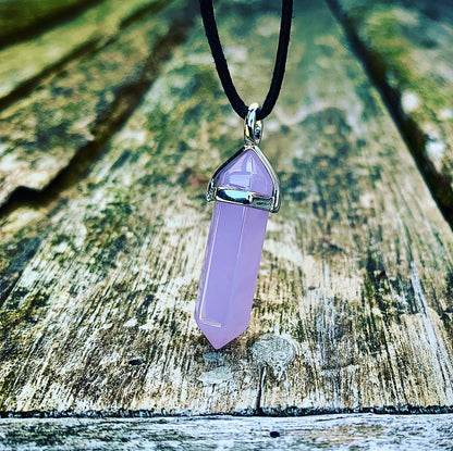 Colon-Anhänger Lavendel-Jade „Innerer Kompass“