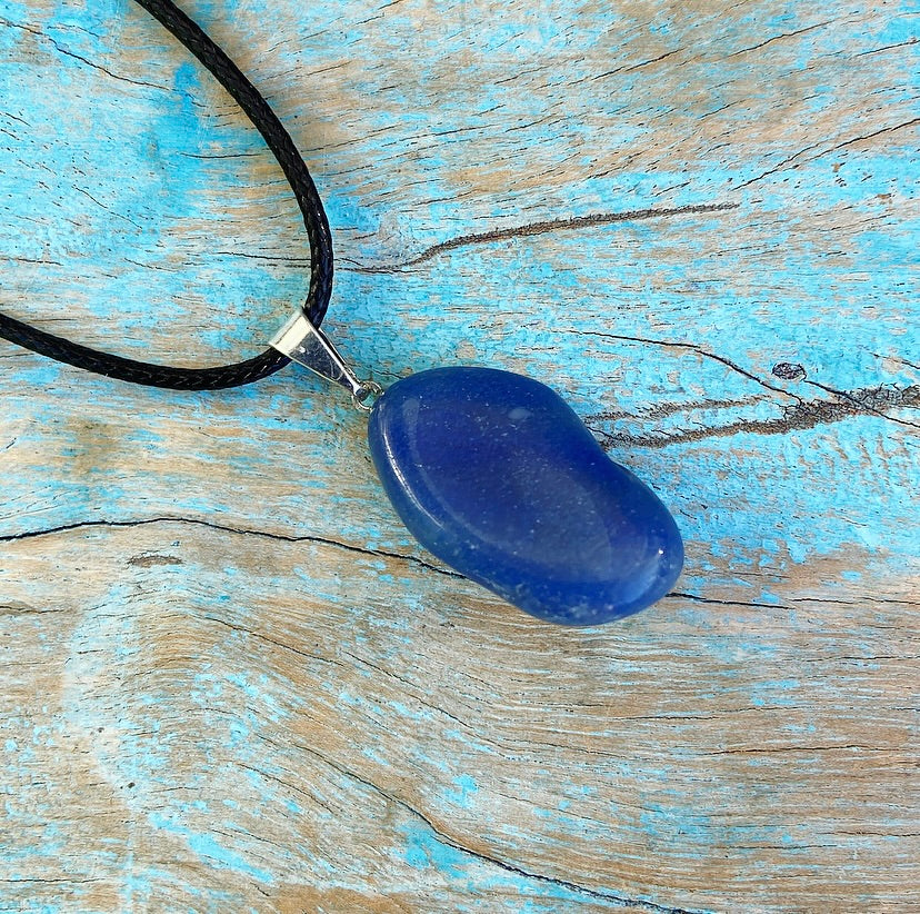 Blauwe kwarts hangertje "De Verbinding"
