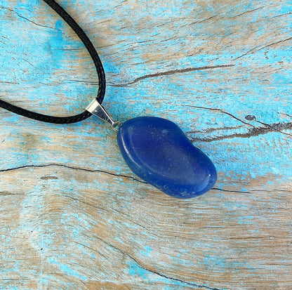 Blauwe kwarts hangertje "De Verbinding"