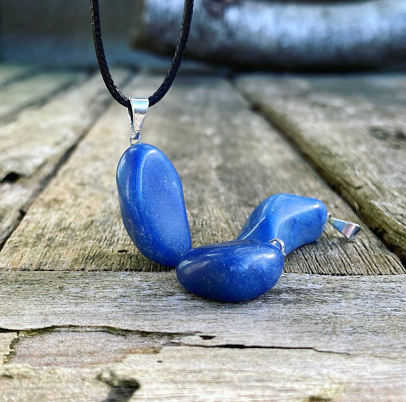 Blauwe kwarts hangertje "De Verbinding"