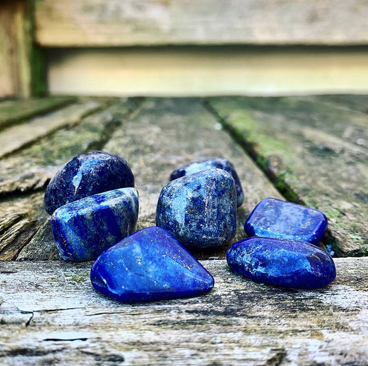 Lapis Lazuli knuffelsteen "Zelfvertrouwen"