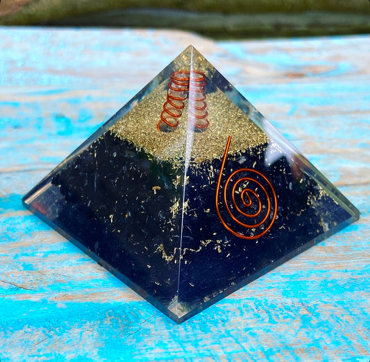 Shungiet & Zwarte Toermalijn Piramide "De Huisbeschermer"