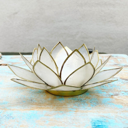 Lotus Sfeerlicht van capizschelp "Waar licht tot bloei komt"