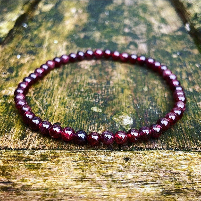 Granaat Armbandje "Alles Komt Goed"