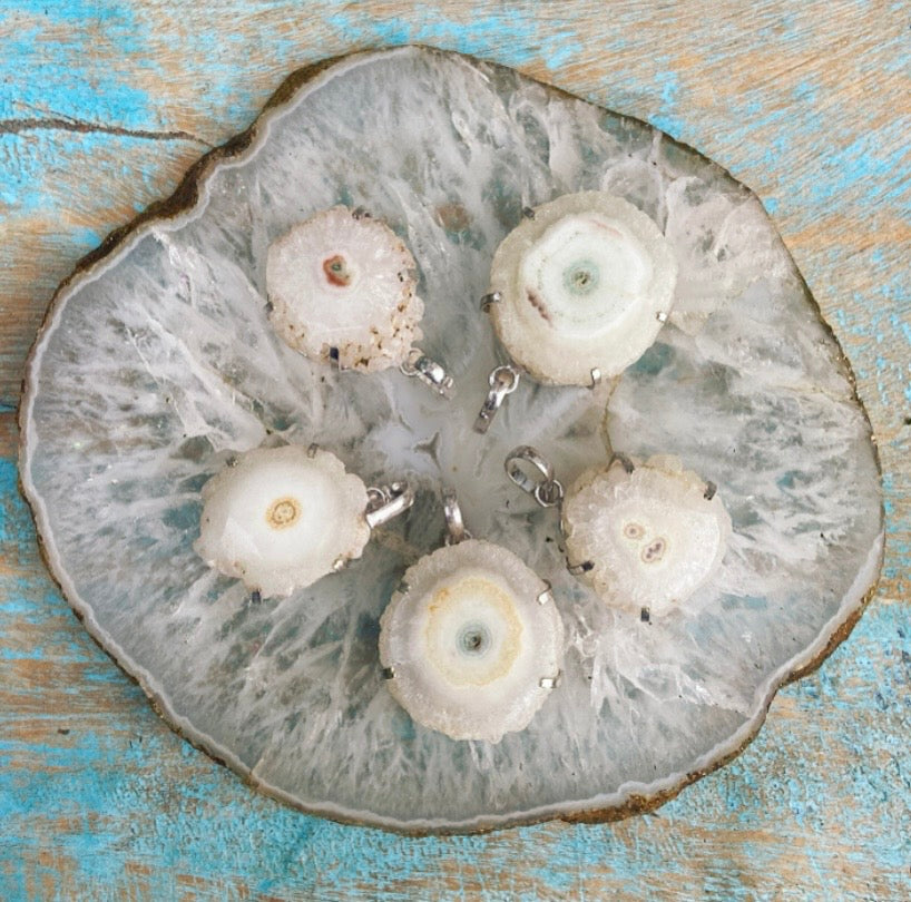 Aurora Kwarts hanger "Mantra Magic"