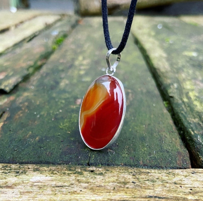 Carneool hanger "Ik Mag Er Zijn"