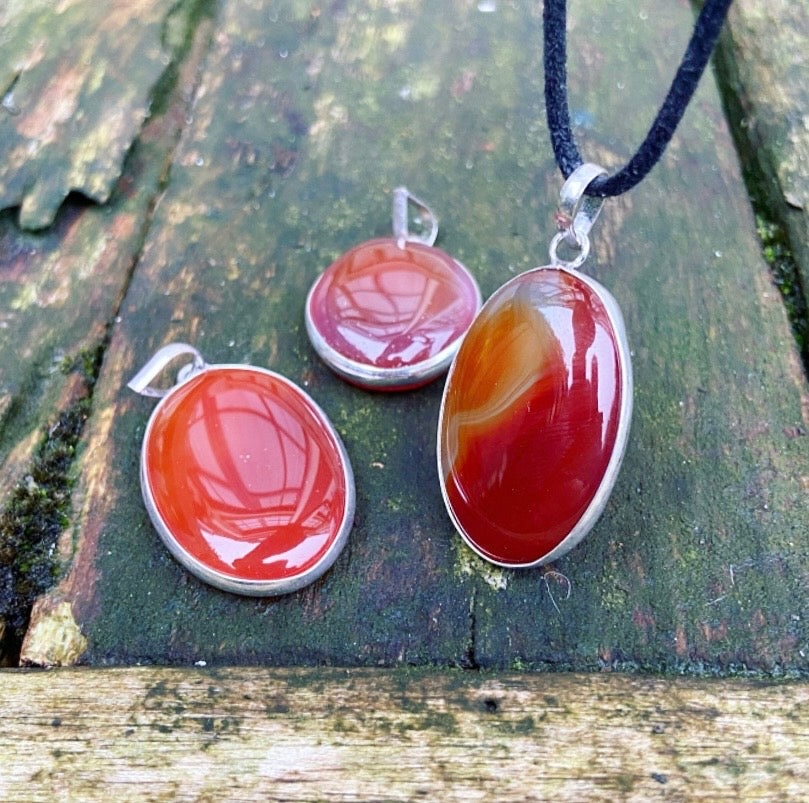 Carneool hanger "Ik Mag Er Zijn"