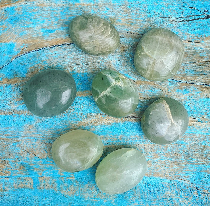 Groene Maansteen "Mystieke Kracht"