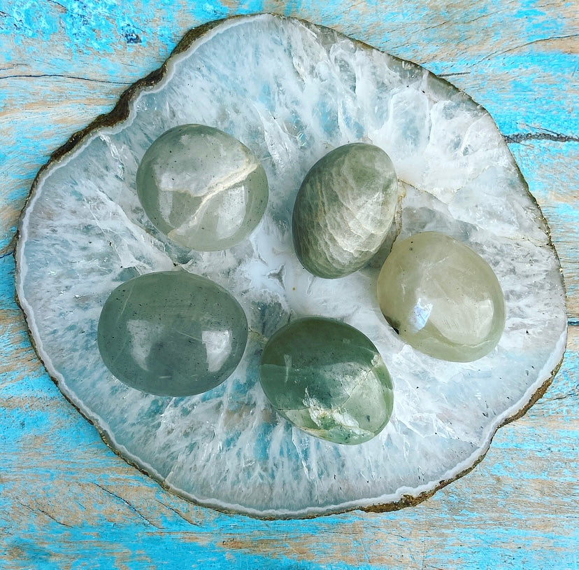 Groene Maansteen "Mystieke Kracht"