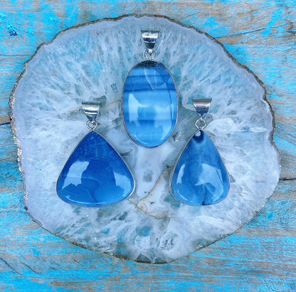 Blauwe Owyhee Opaal Hanger "De Heilige Bron"