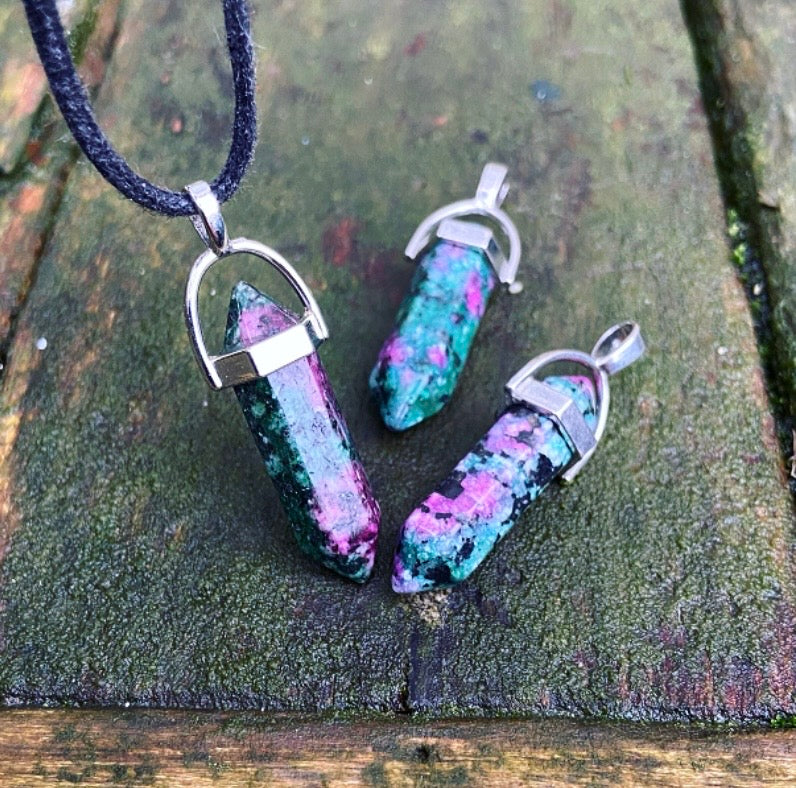 Dubbelpunt hanger Robijn "Power & Passie"