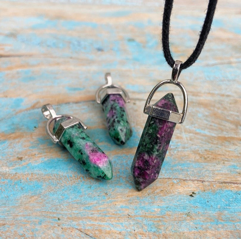 Dubbelpunt hanger Robijn "Power & Passie"