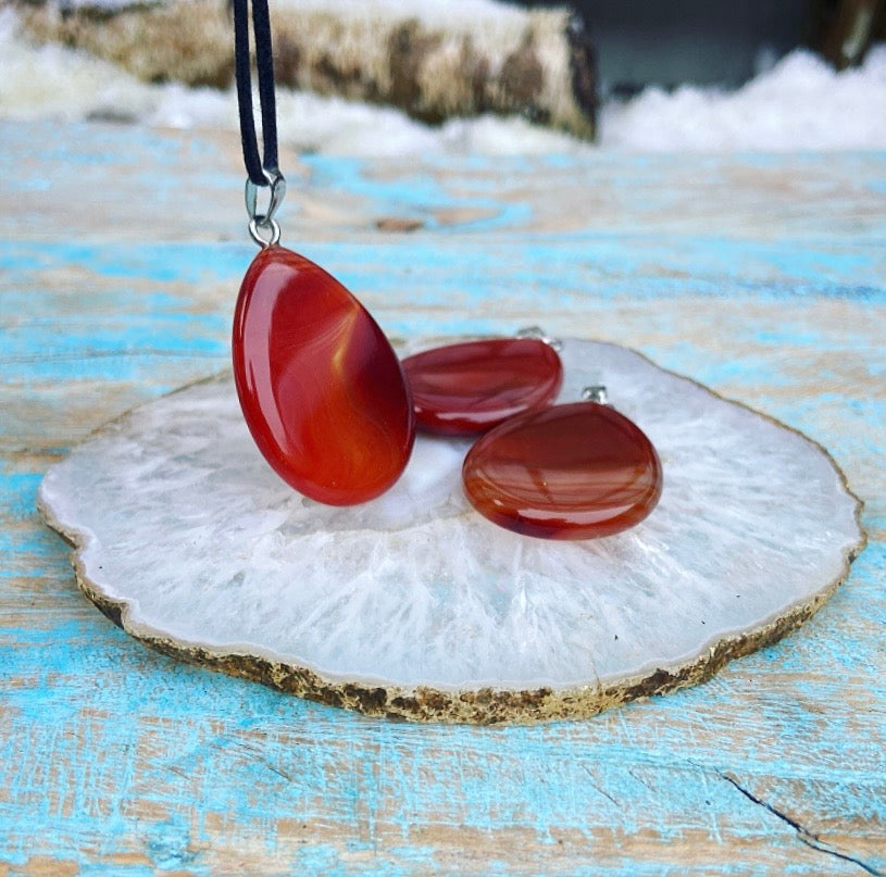 Carneool hanger "Terug naar je basis"