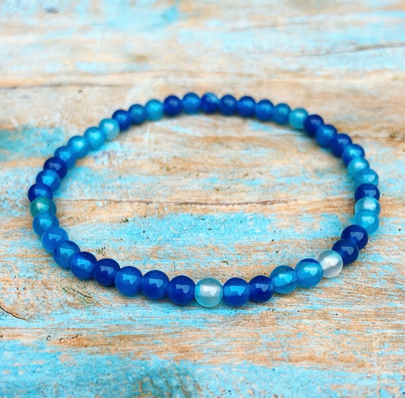 Blauwe agaat armbandje "EIGENWAARDE"