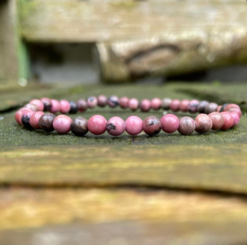 Rhodoniet armbandje "Jezelf hervatten"