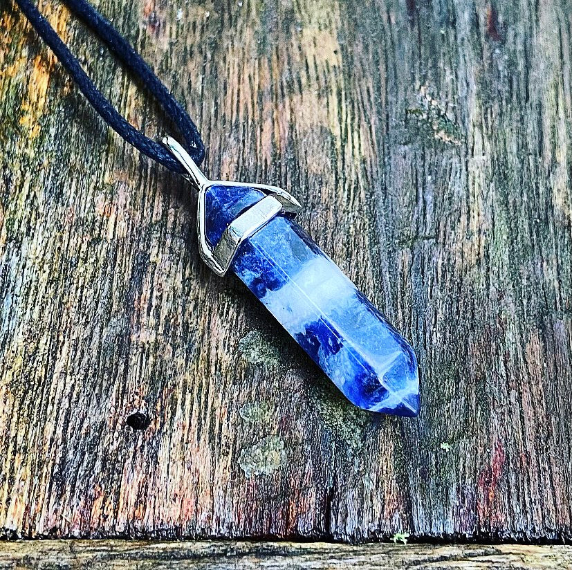 Colon pendant Sodalite "Assertiveness &amp; Self-esteem"