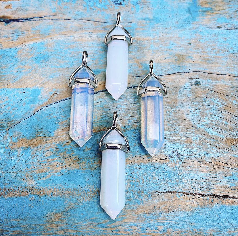 Dubbelpunt hanger Opaliet "Zuivering & Passie"