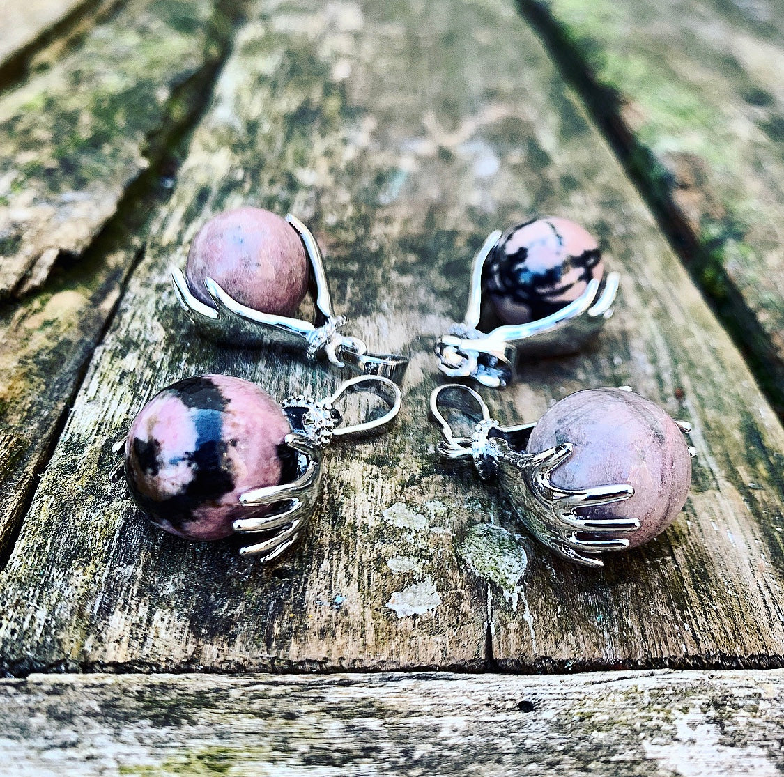 Healing Hands pendant Rhodonite "First Aid for Discomfort"